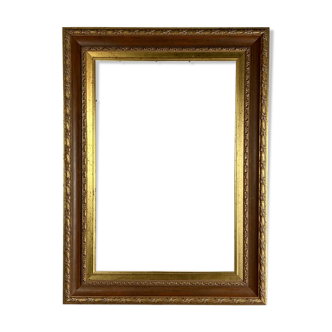 Frame in wood and stucco brown and gold