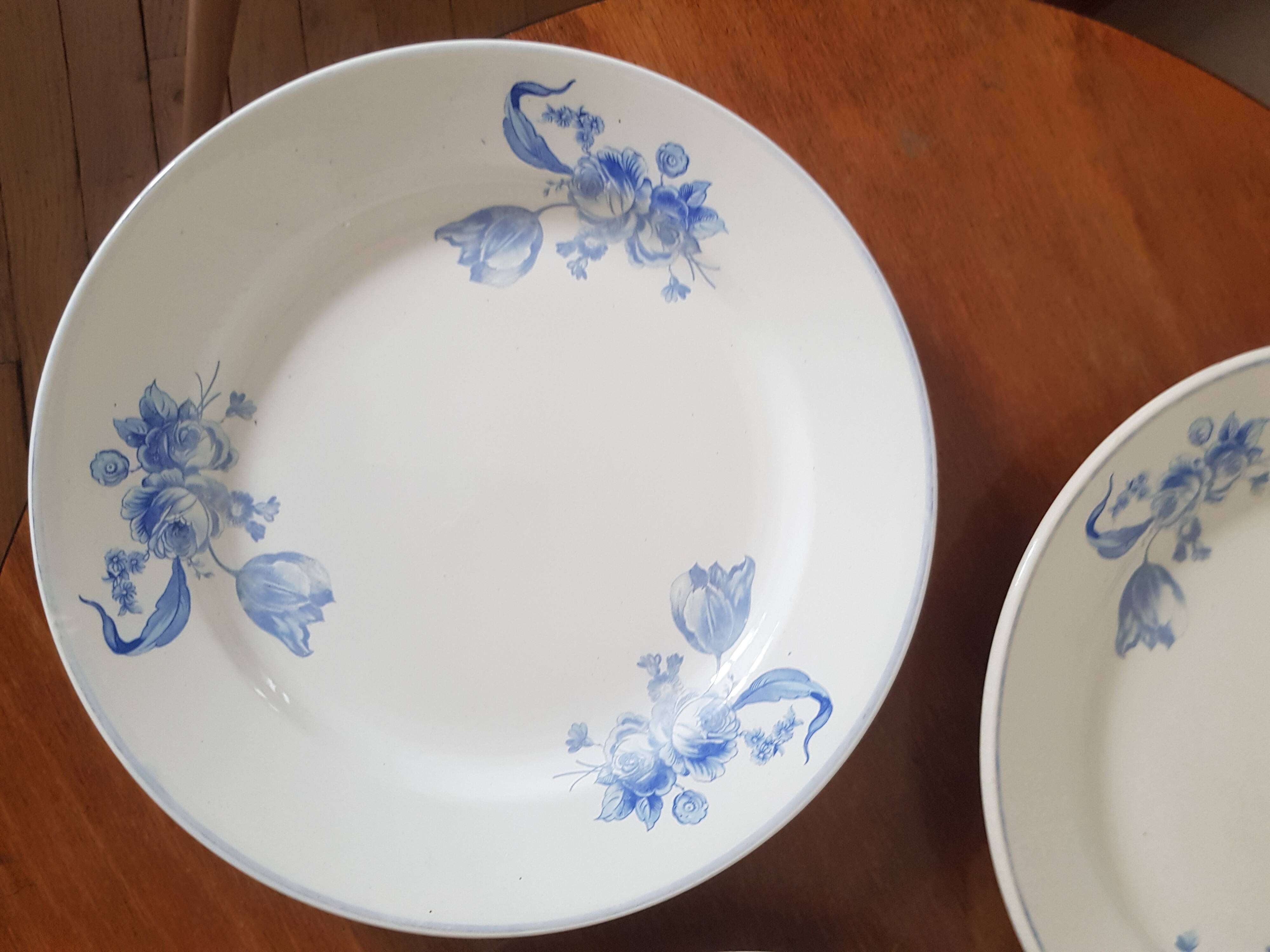 Set of 6 vintage plates made in France