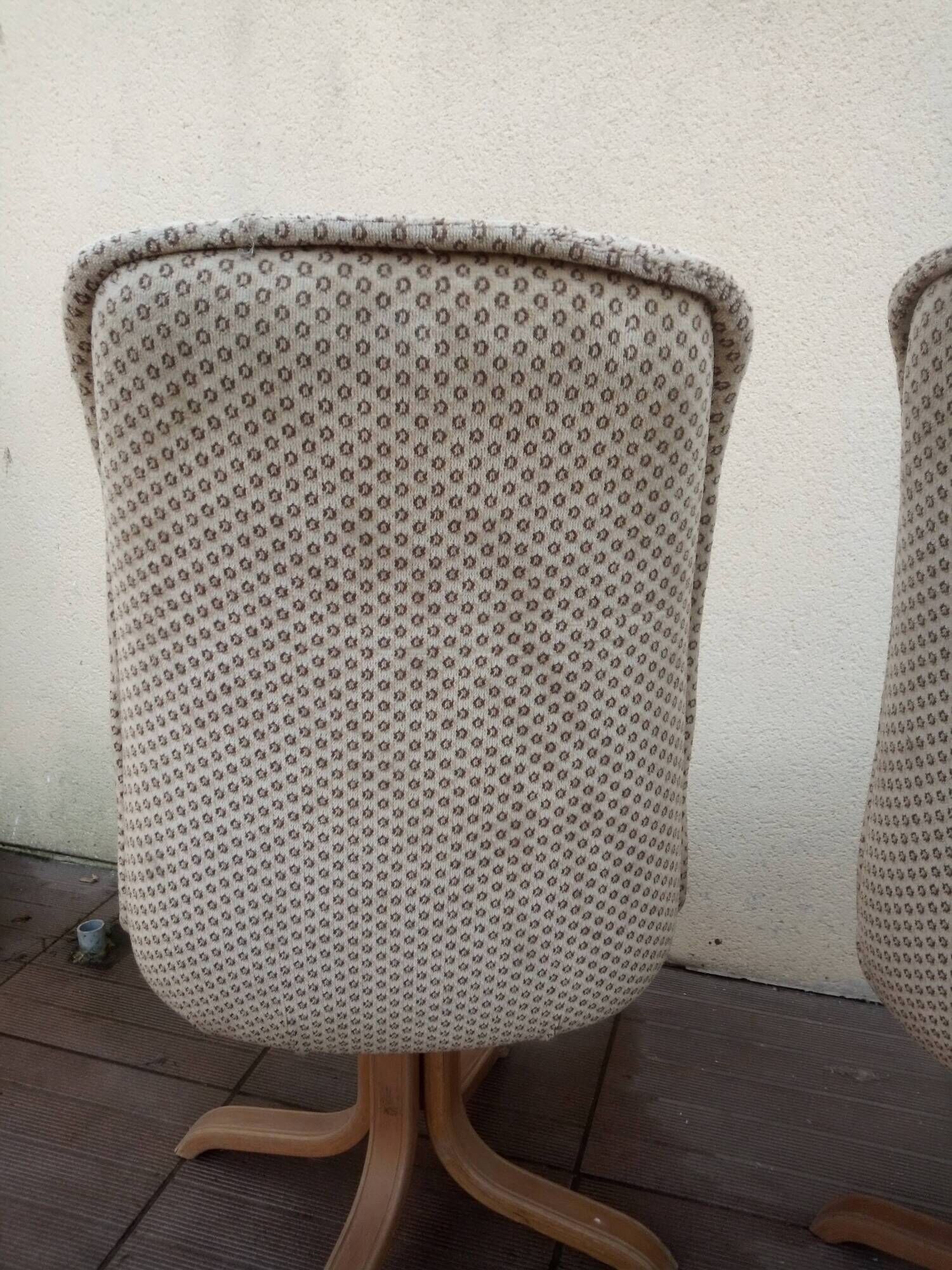 Paire de chaises pivotantes des années 70/80