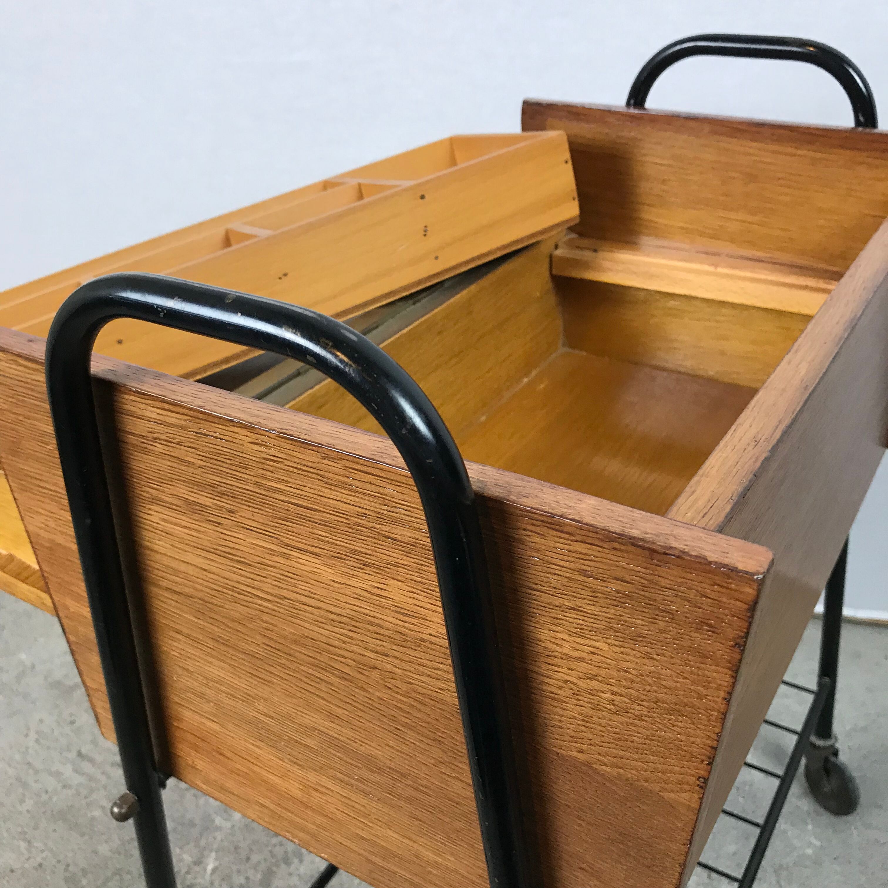 Roulette vintage years 50 sewing worker