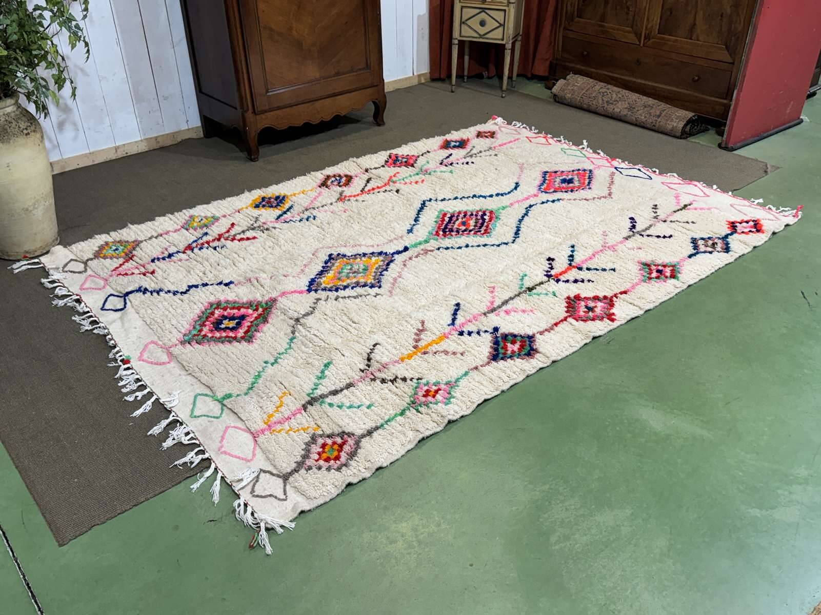 Handmade Azilal Berber Moroccan wool rug