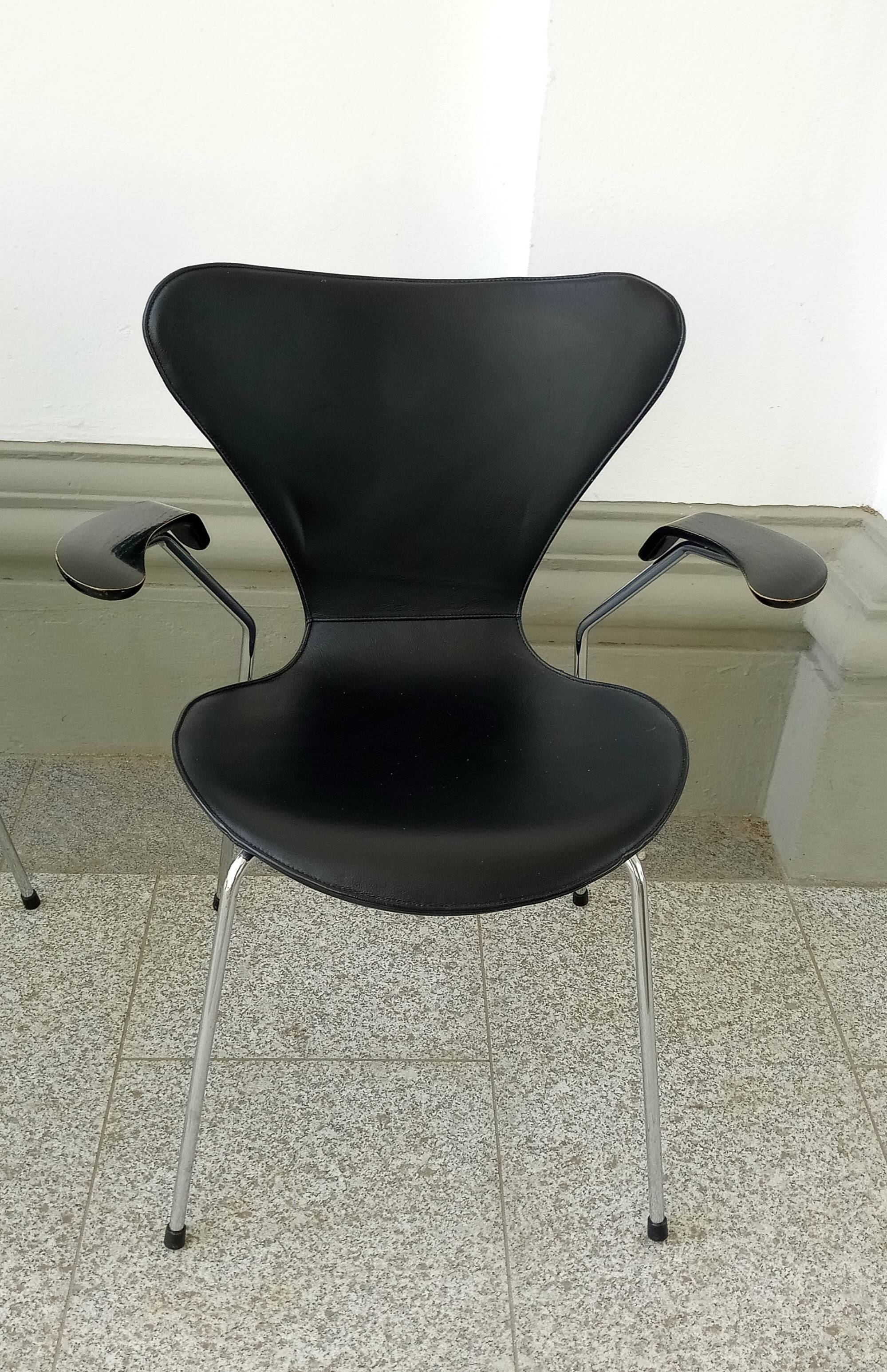 4x chairs by Arne Jacobsen for Fritz Hansen, model 3107 in leather