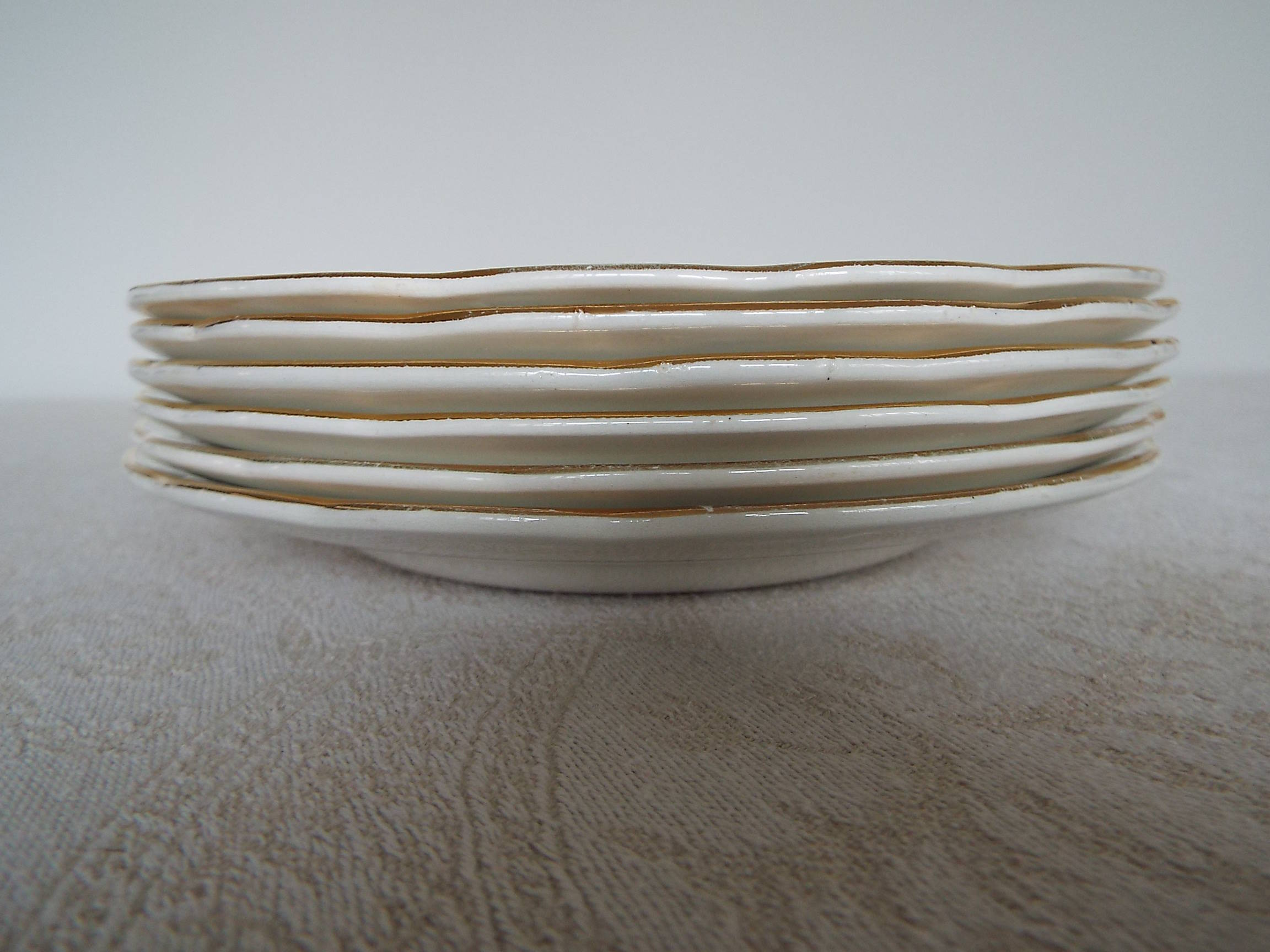 6 flowery dessert plates