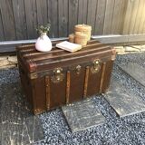 Travel trunk in wood and leather