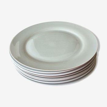 White porcelain restaurant plates
