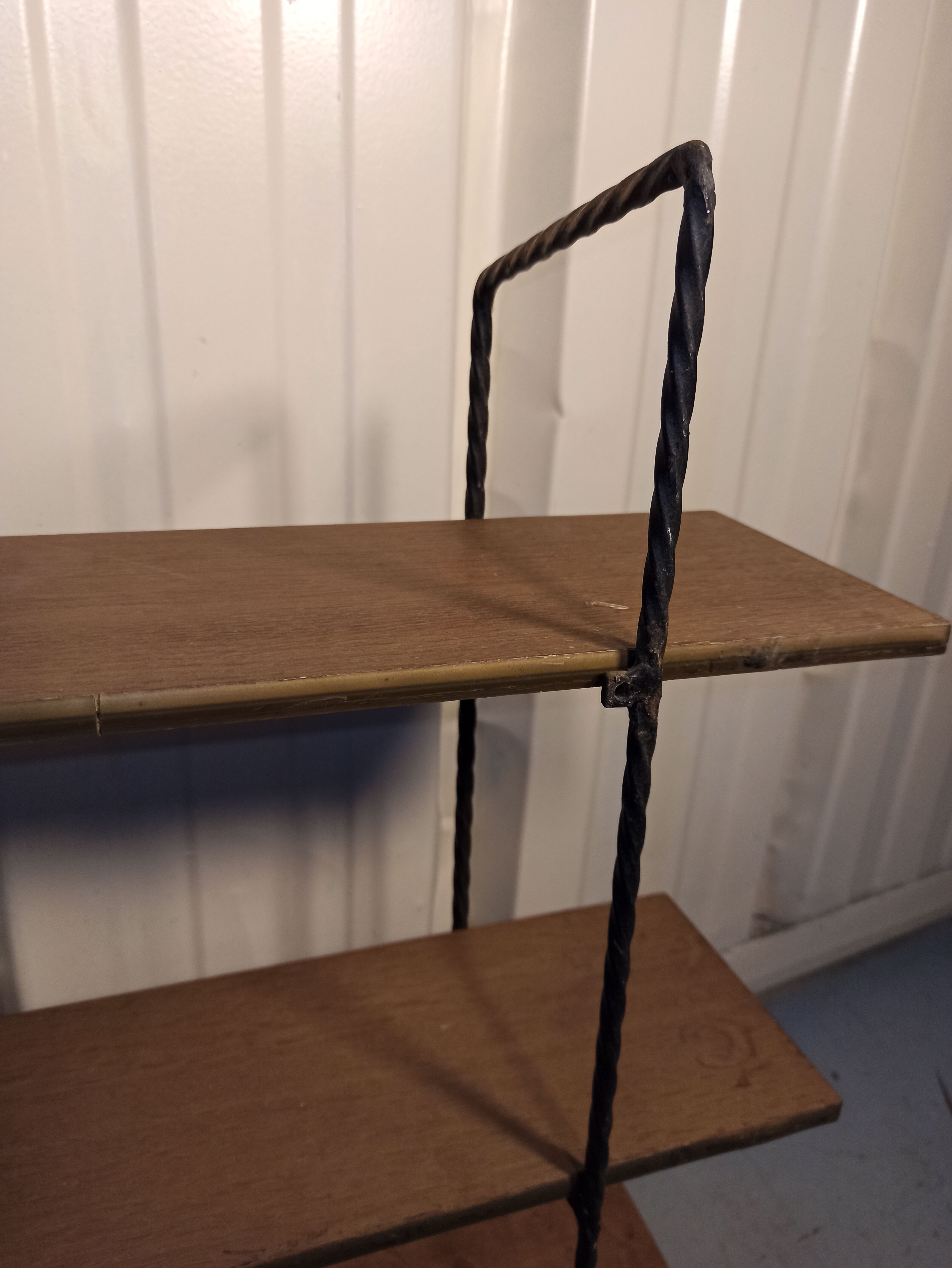 Shelf string iron and wood 3 trays