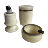 Ensemble de briquet, cendrier et pot à tabac en albâtre