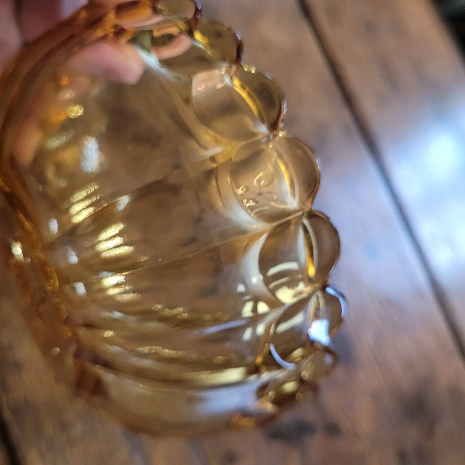 Amber glass catchall dish – 1940s–1950s