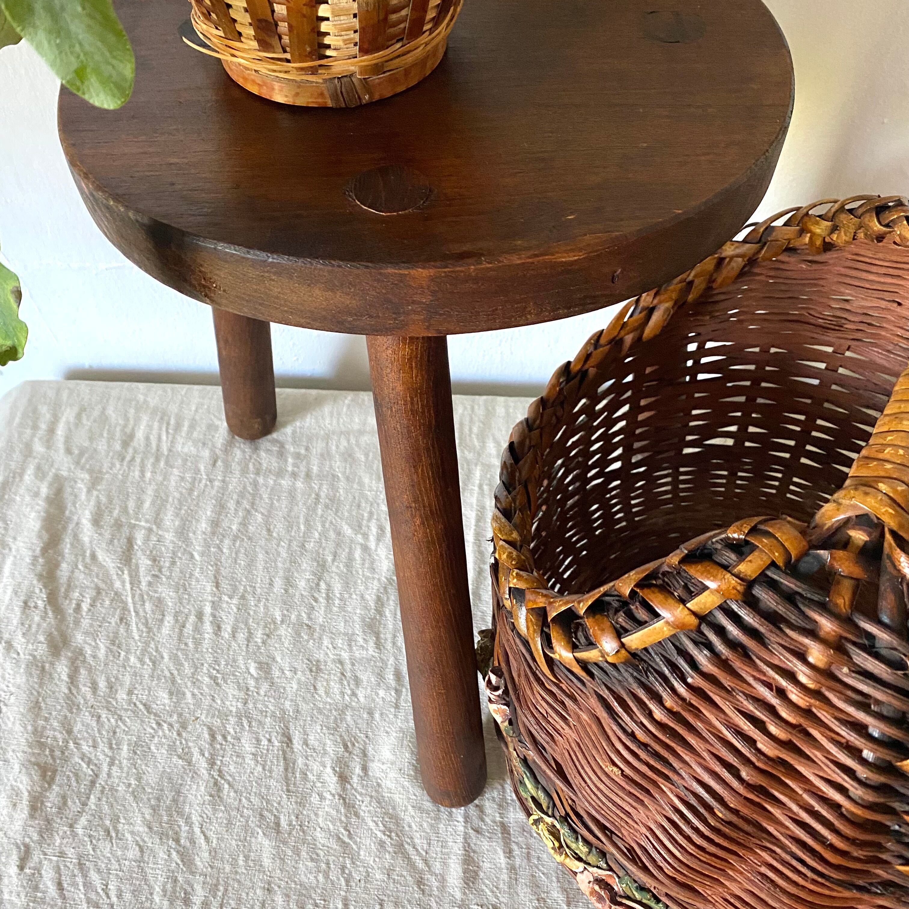 Flowery woven wicker basket
