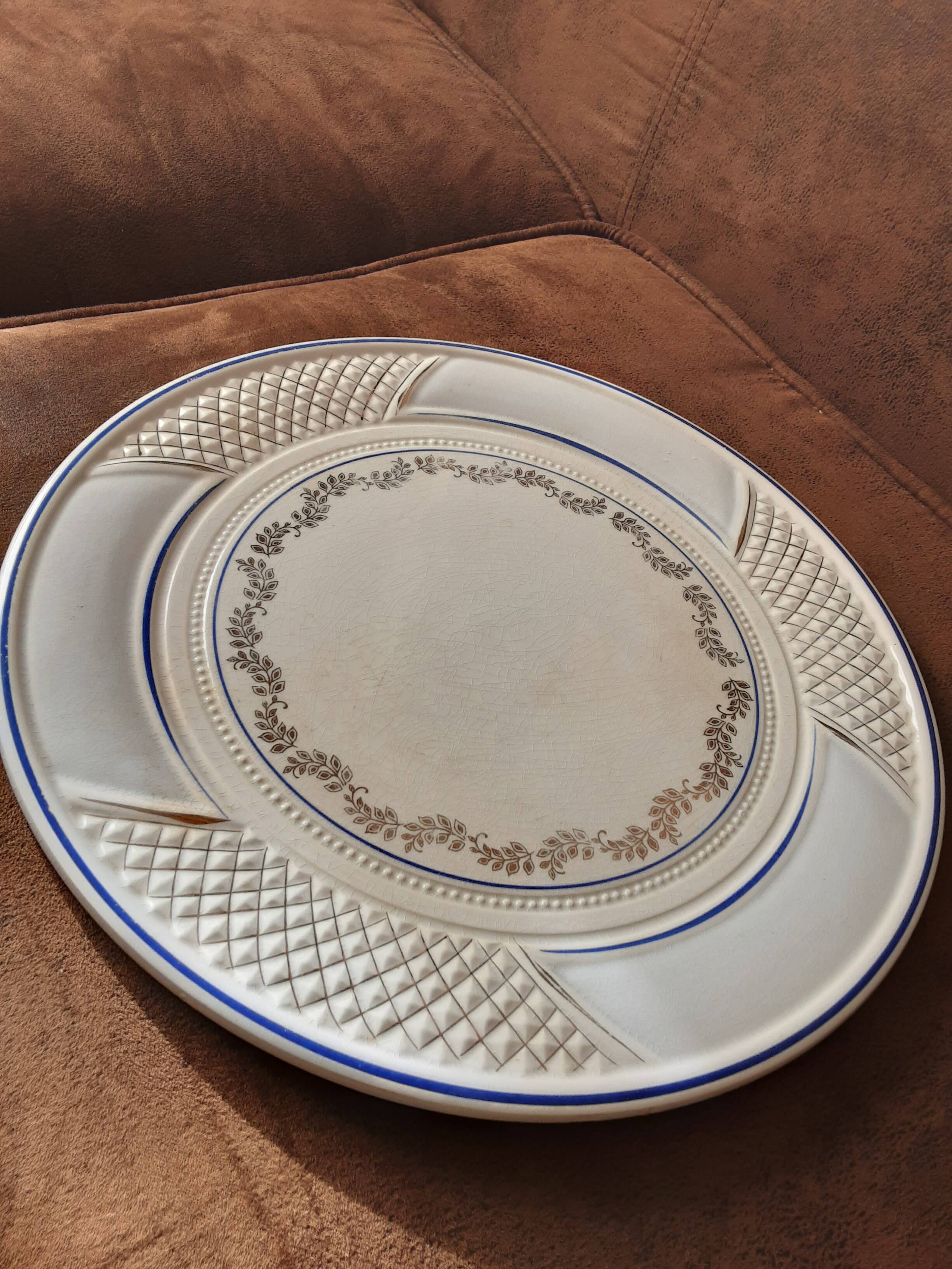SA opaque porcelain dish