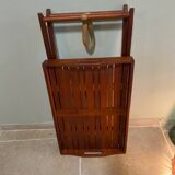 Standing tray