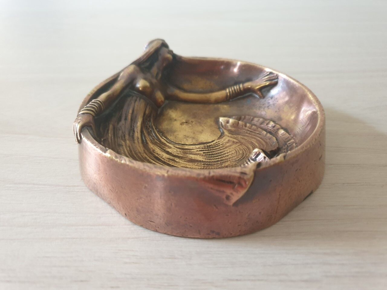 Empty art deco pocket