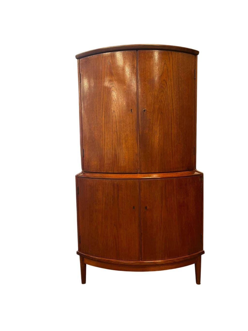 Armoire d'angle/placard vintage en bois courbé