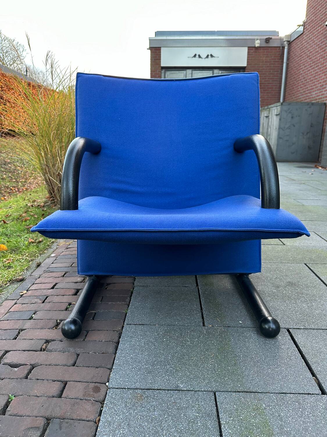 2 x Arflex T-Line sun loungers