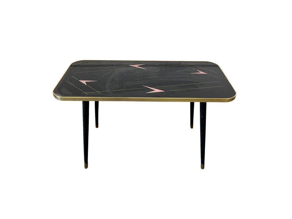 Table basse vintage en formica noir avec accent rose
