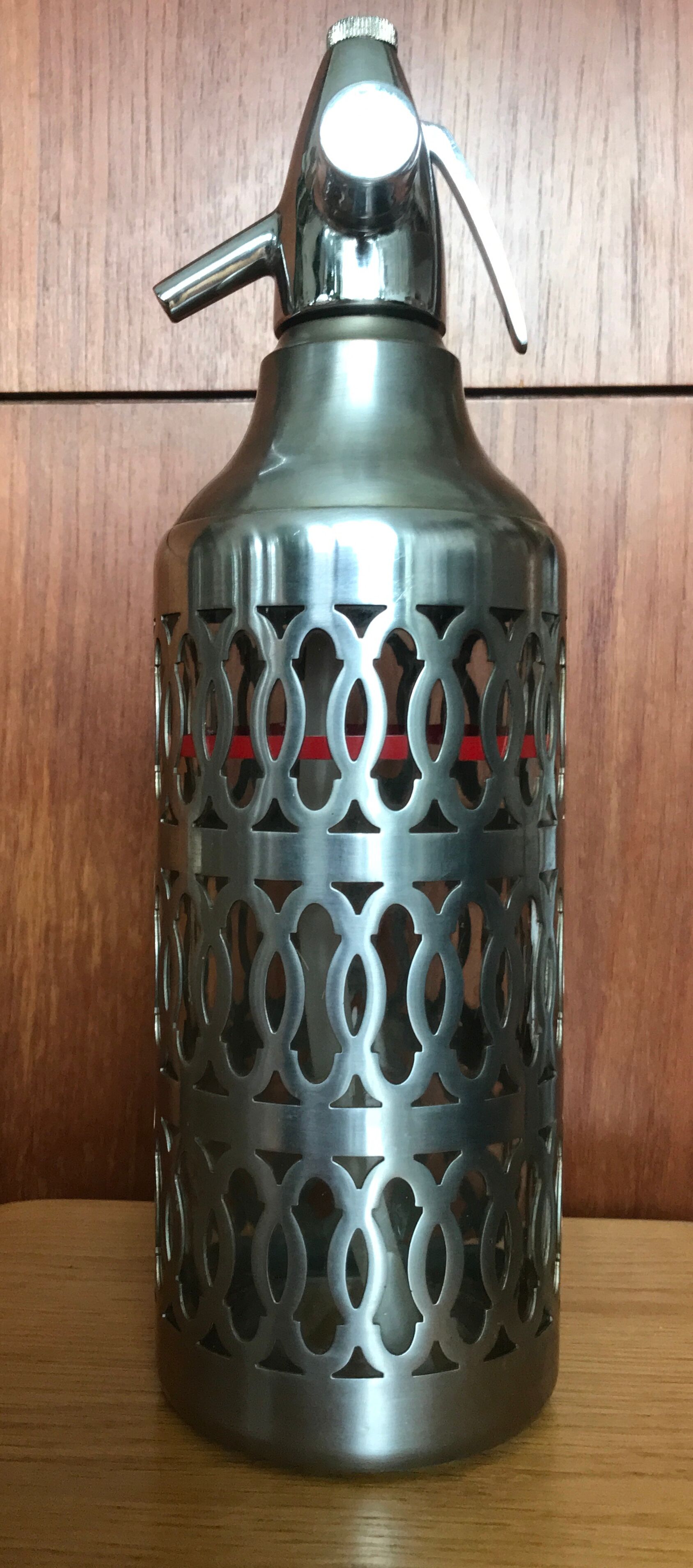 Siphon in glass and metal