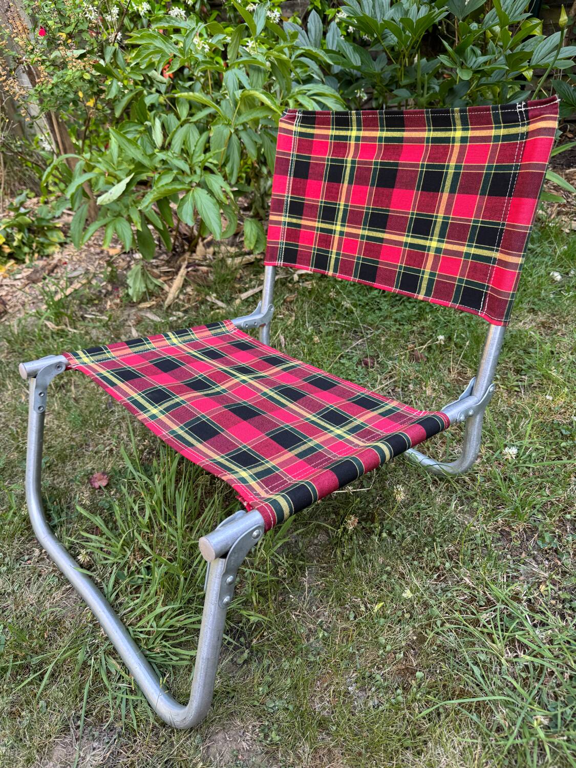 Vintage plaid folding low chair