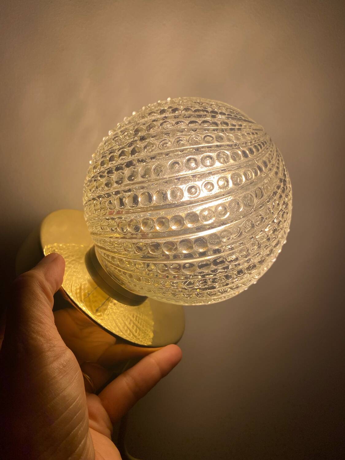 Wall lamp with vintage globe