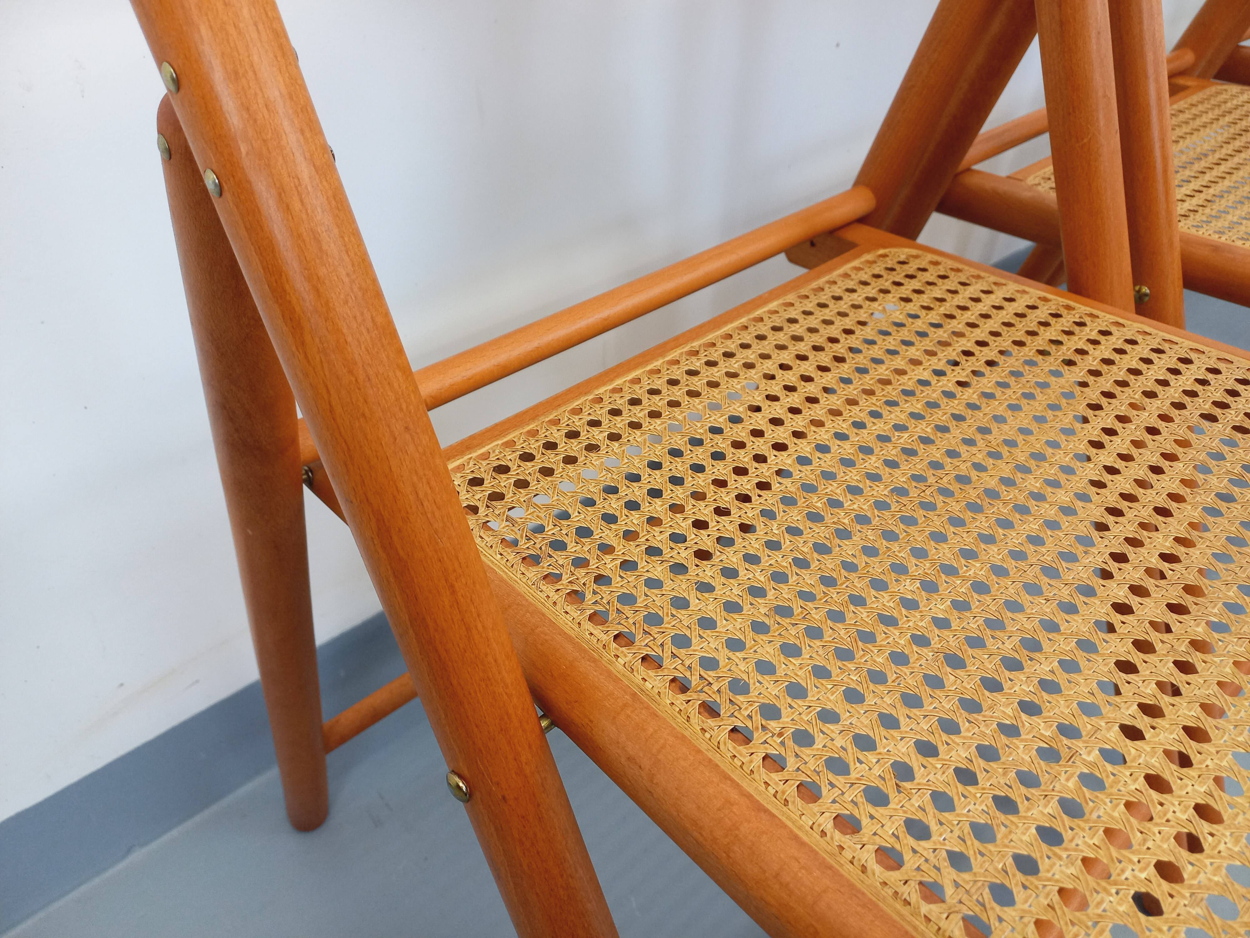 Set of 4 vintage folding chairs from Habitat made of beech wood and caning.