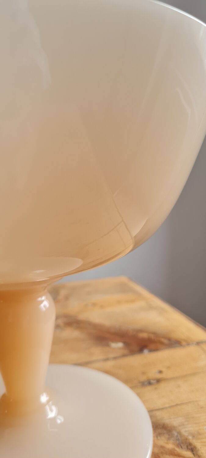 Cup in nude milky opaline