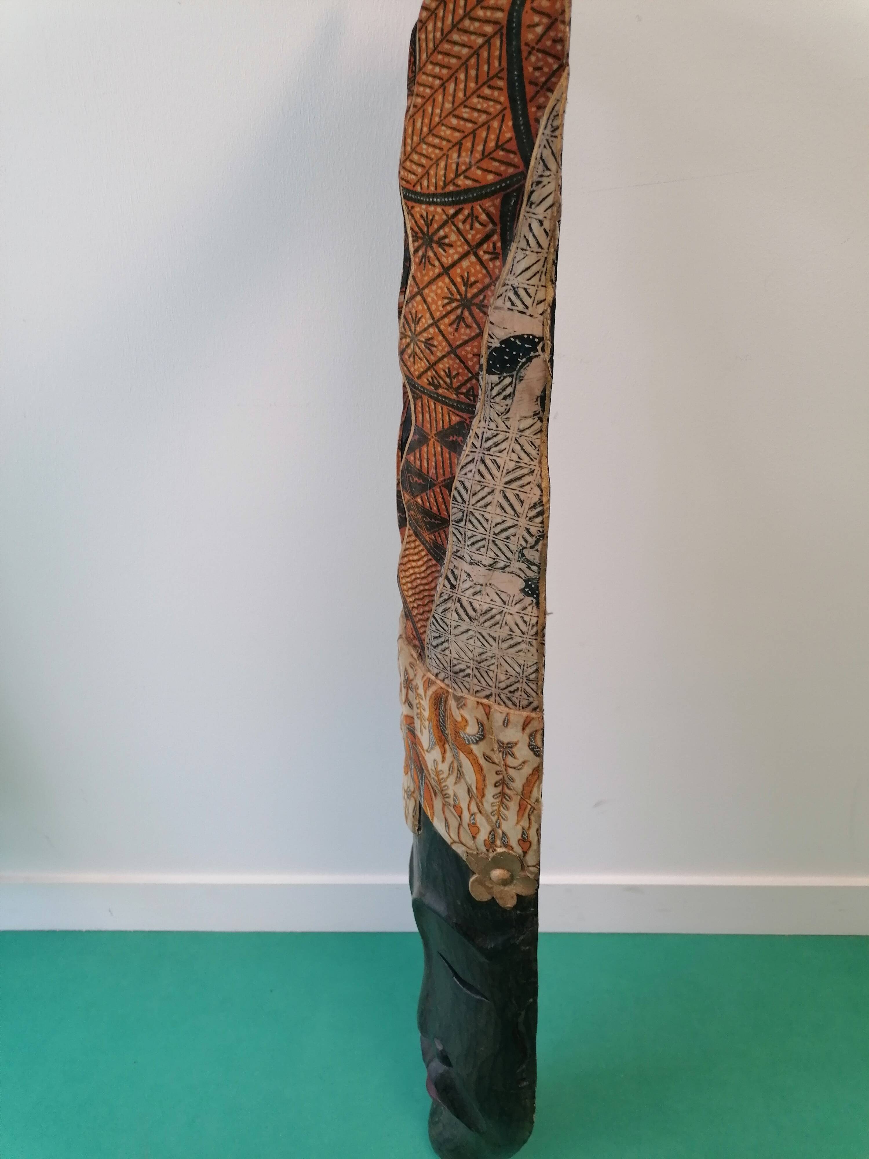 Ethnic wall mask carved wood and printed fabric – 101 cm