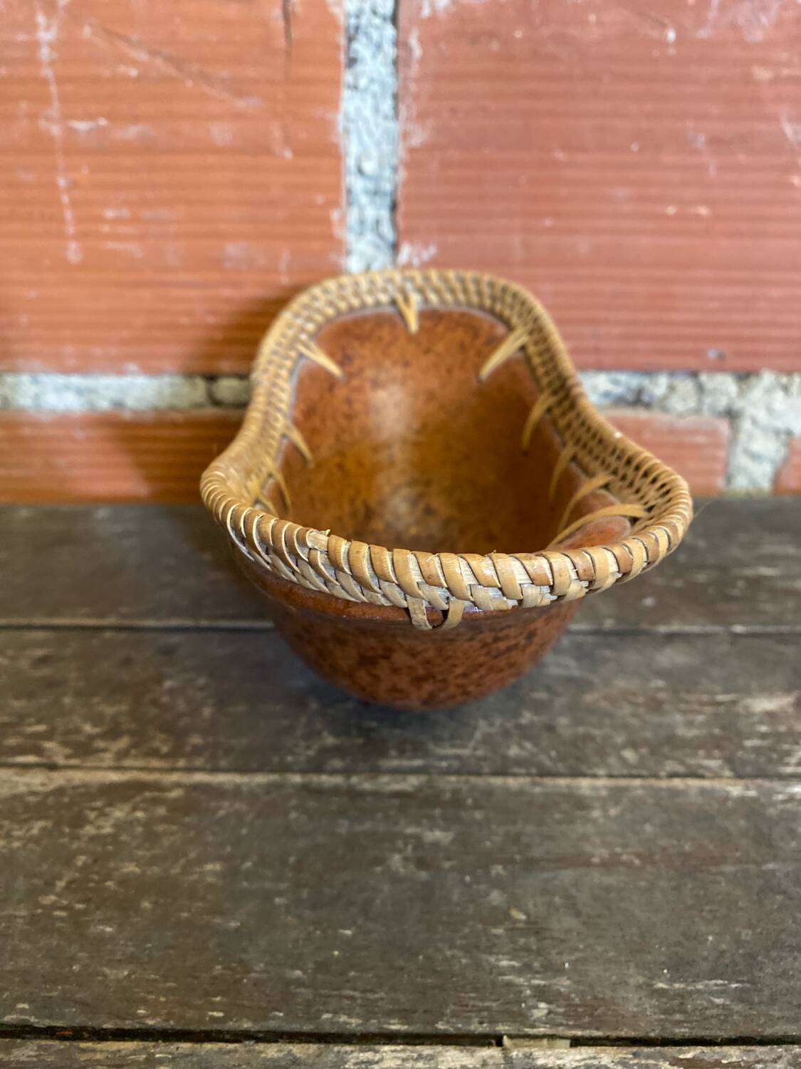 Old Brown Speckled Terracotta Pocket Video + Vintage Rattan Border
