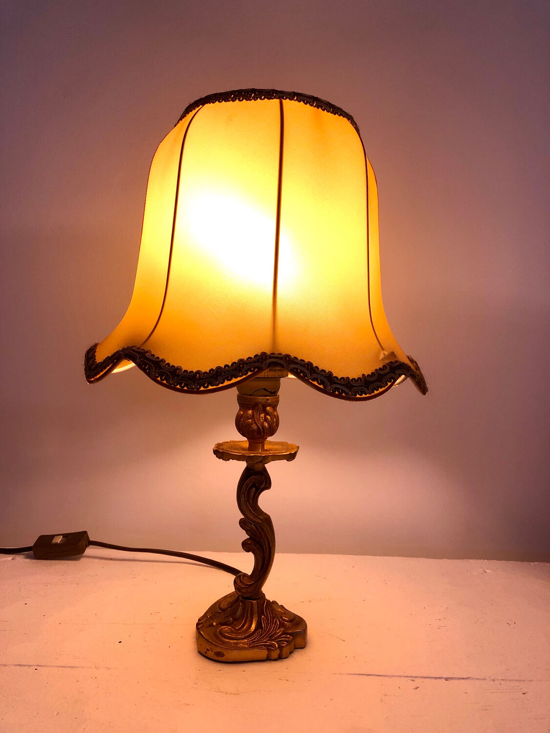 Old table lamp in gilded bronze.