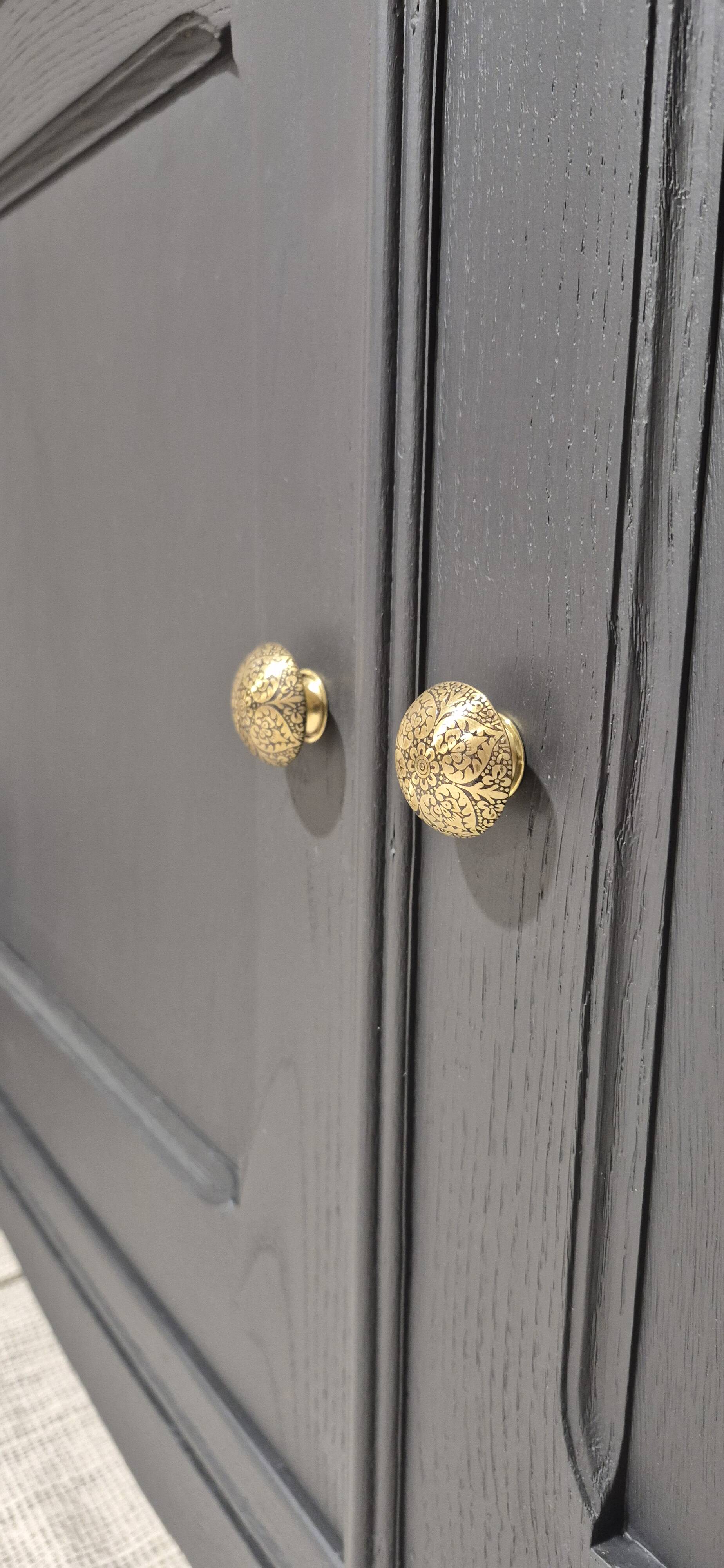 Buffet with 2 doors and 2 drawers