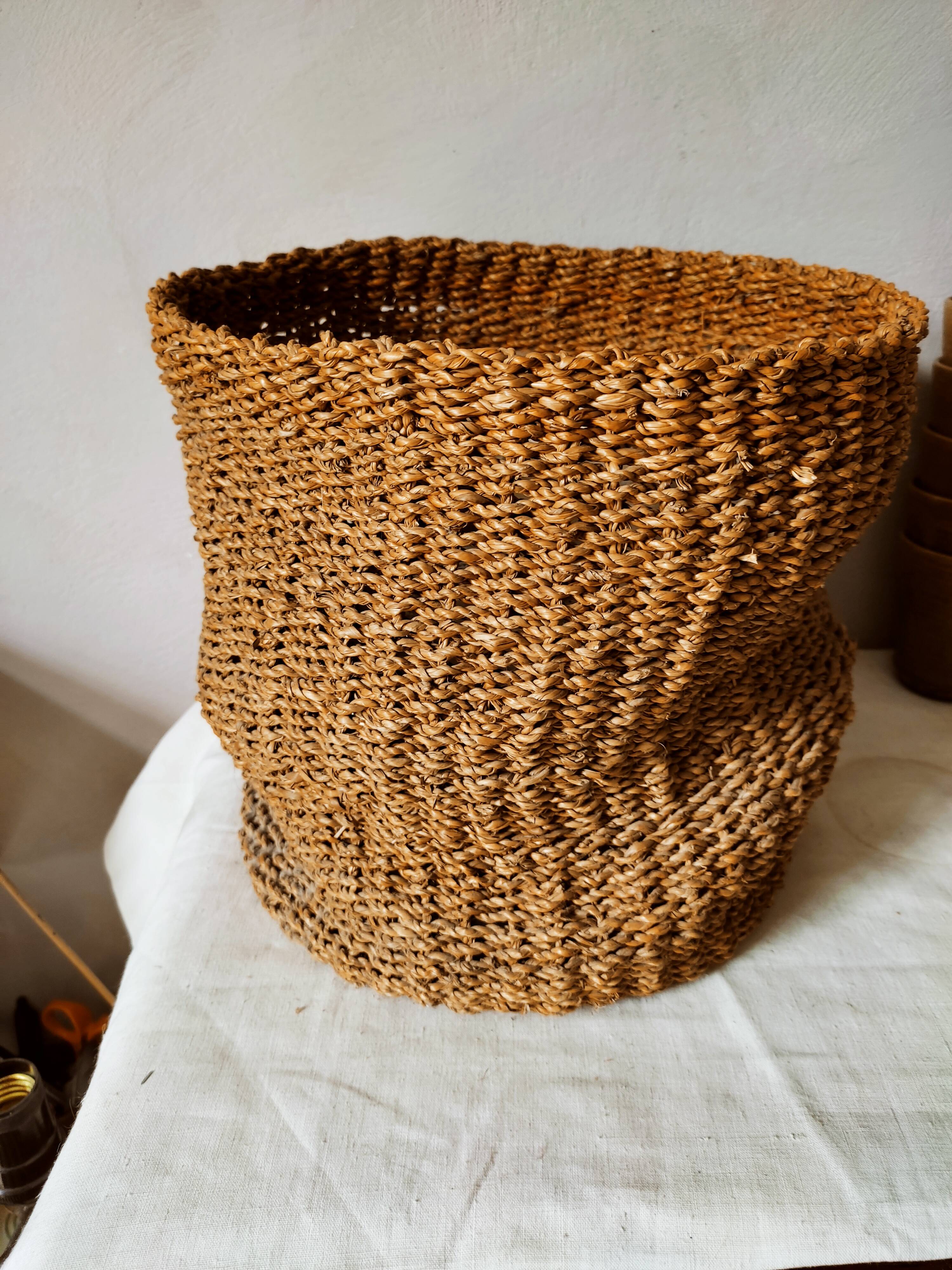 Rope storage basket