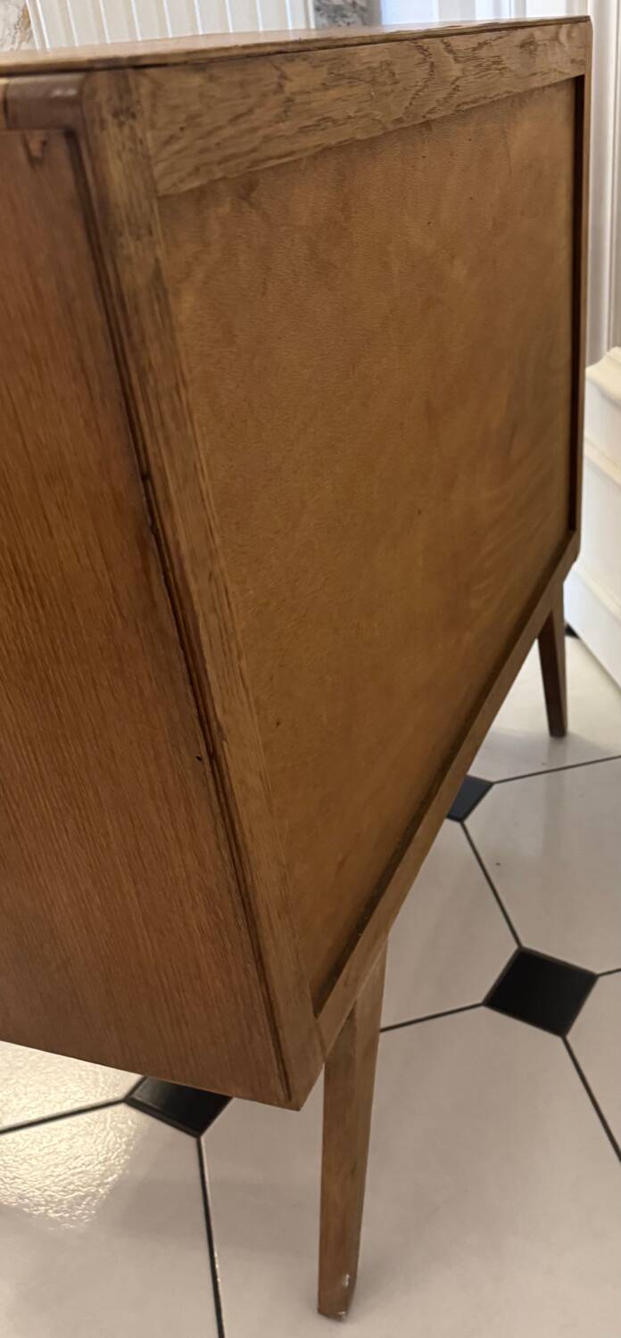 Commode vintage pied compas