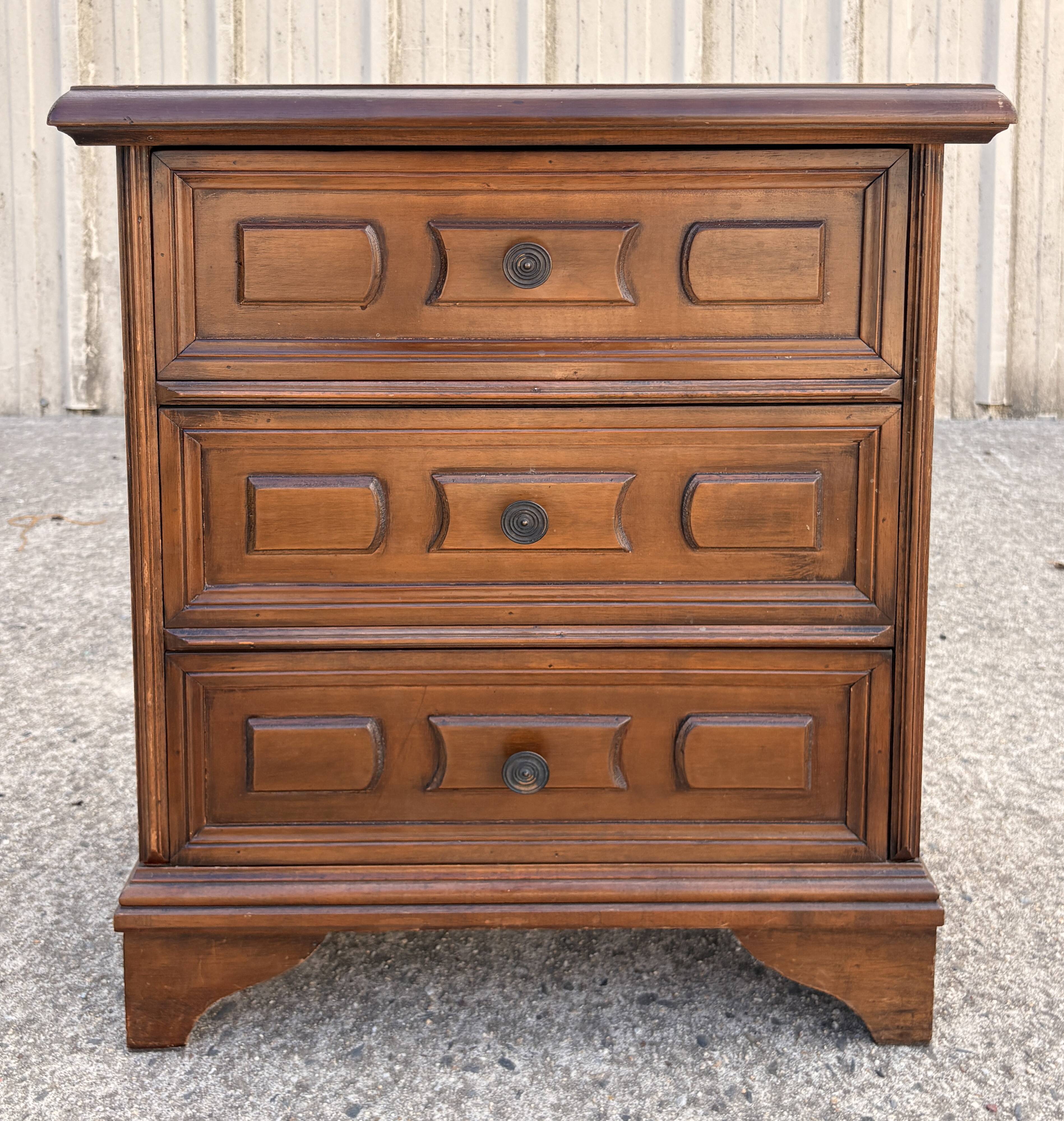 Vintage bedside cabinet with three drawers in moulded wood, Louis XV style.