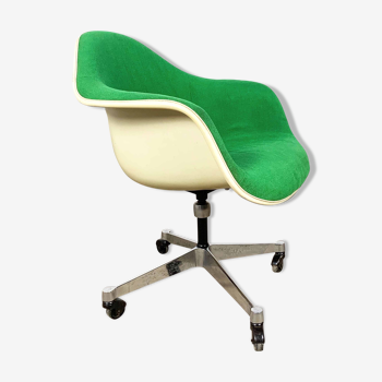 Chaise de bureau verte par  Charles & Ray Eames pour Herman Miller, 1980