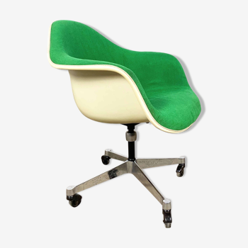 Green office chair by Charles and Ray Eames for Herman Miller, 1980