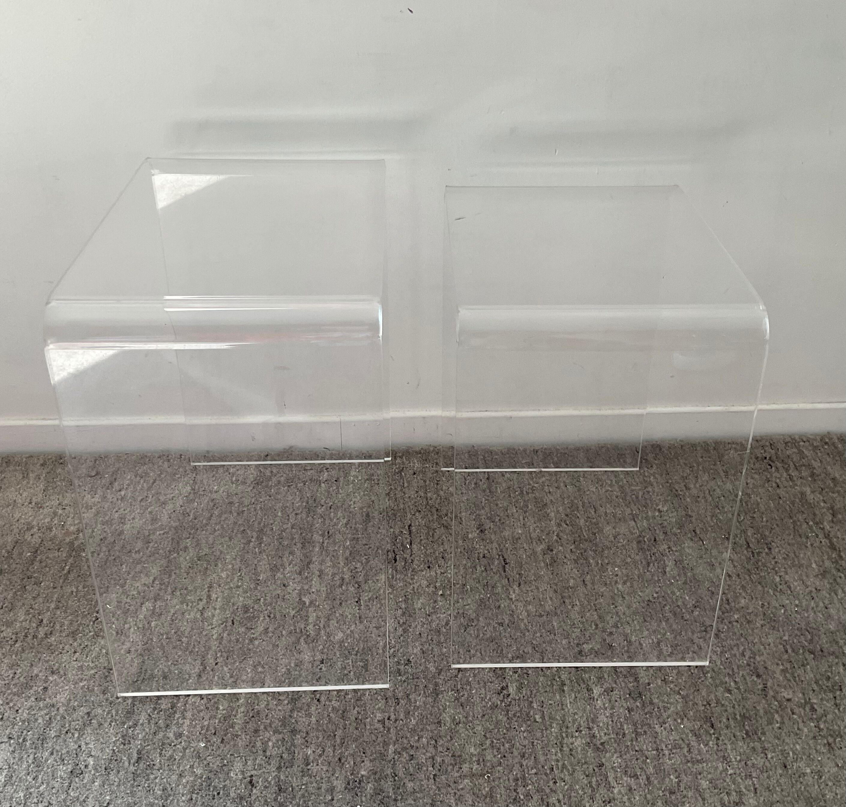 Duo of pull-out tables in plexiglass 70s
