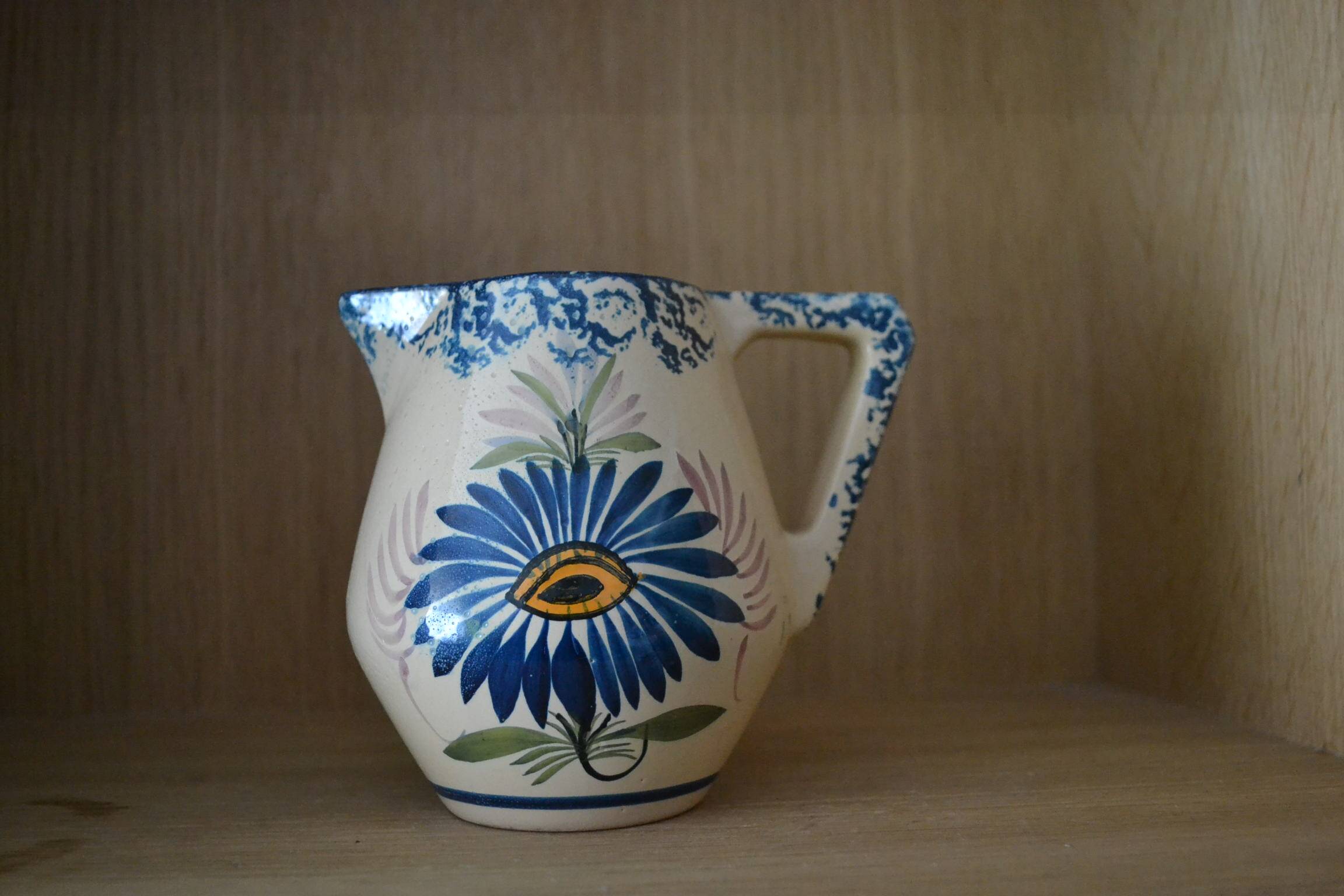Pot à lait à fleurs