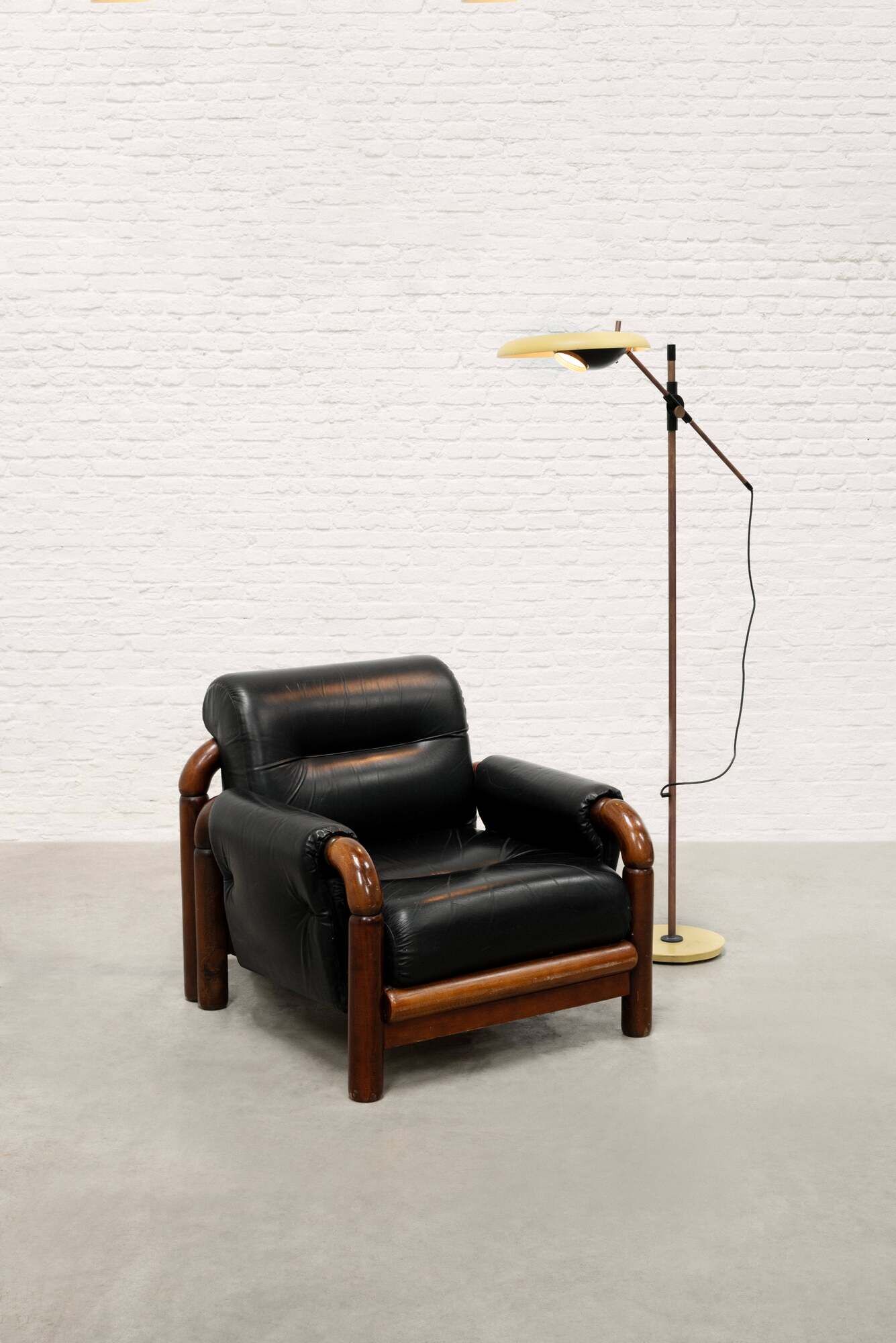 Brazilian Modernist Armchair in Black Leather and Solid Wood, 1970s