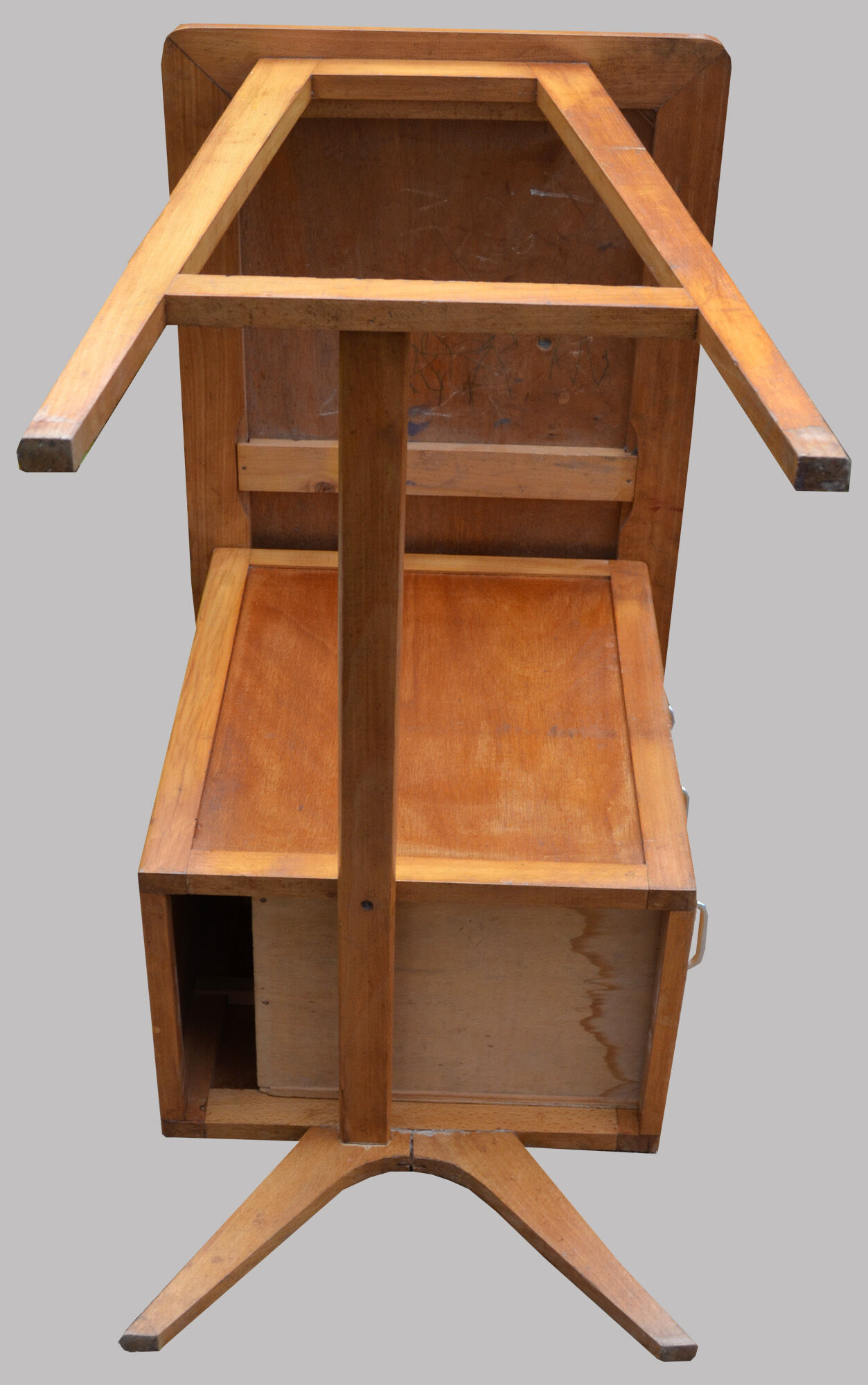 Child desk