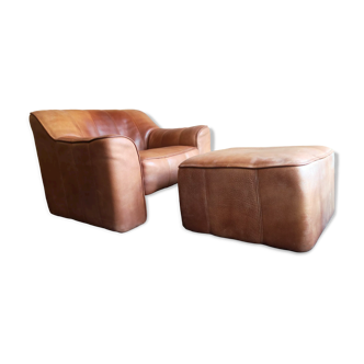 De Sede model DS44 patinated buffalo leather lounge chair and ottoman, 1970s
