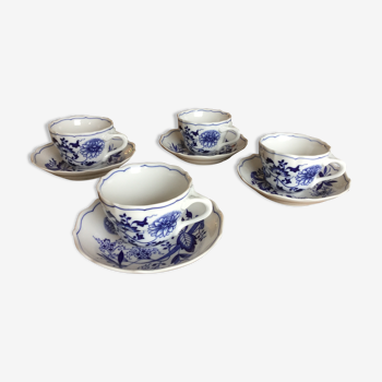 Luxury cobalt blue porcelain cups from the Brand Hutschenreuther model Zwiebelmuster