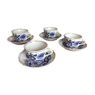 Luxury cobalt blue porcelain cups from the Brand Hutschenreuther model Zwiebelmuster