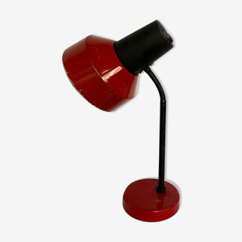 Lampe en métal rouge