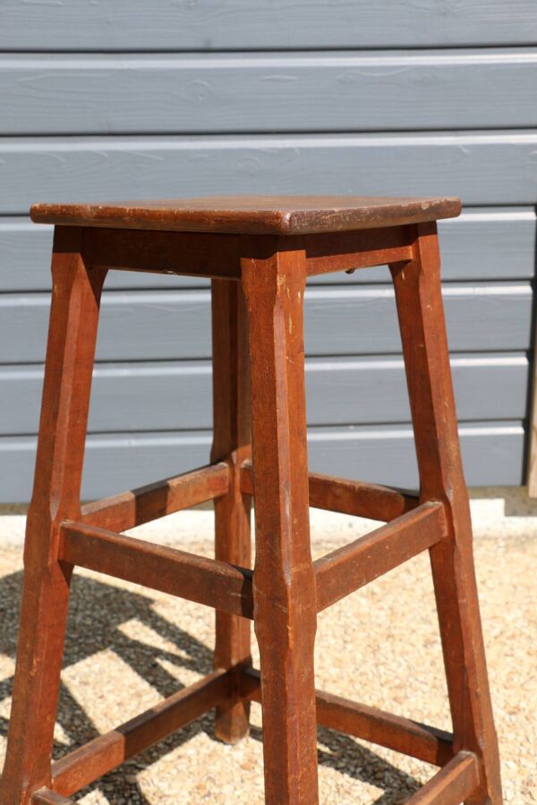 Tabouret haut chêne foncé 650mm