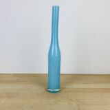 Vase en verre bleu