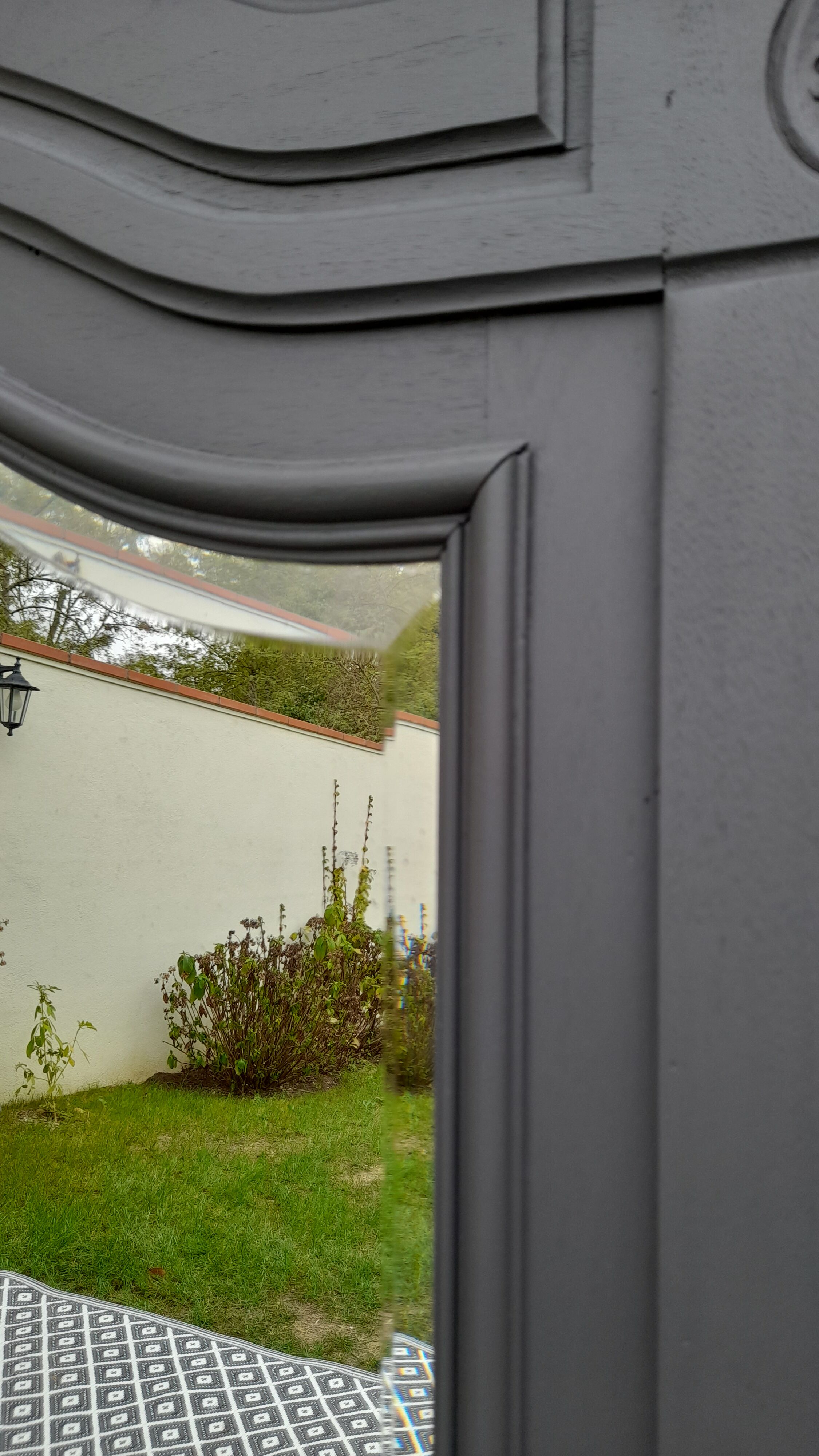 Bevelled antique mirror  97x151cm