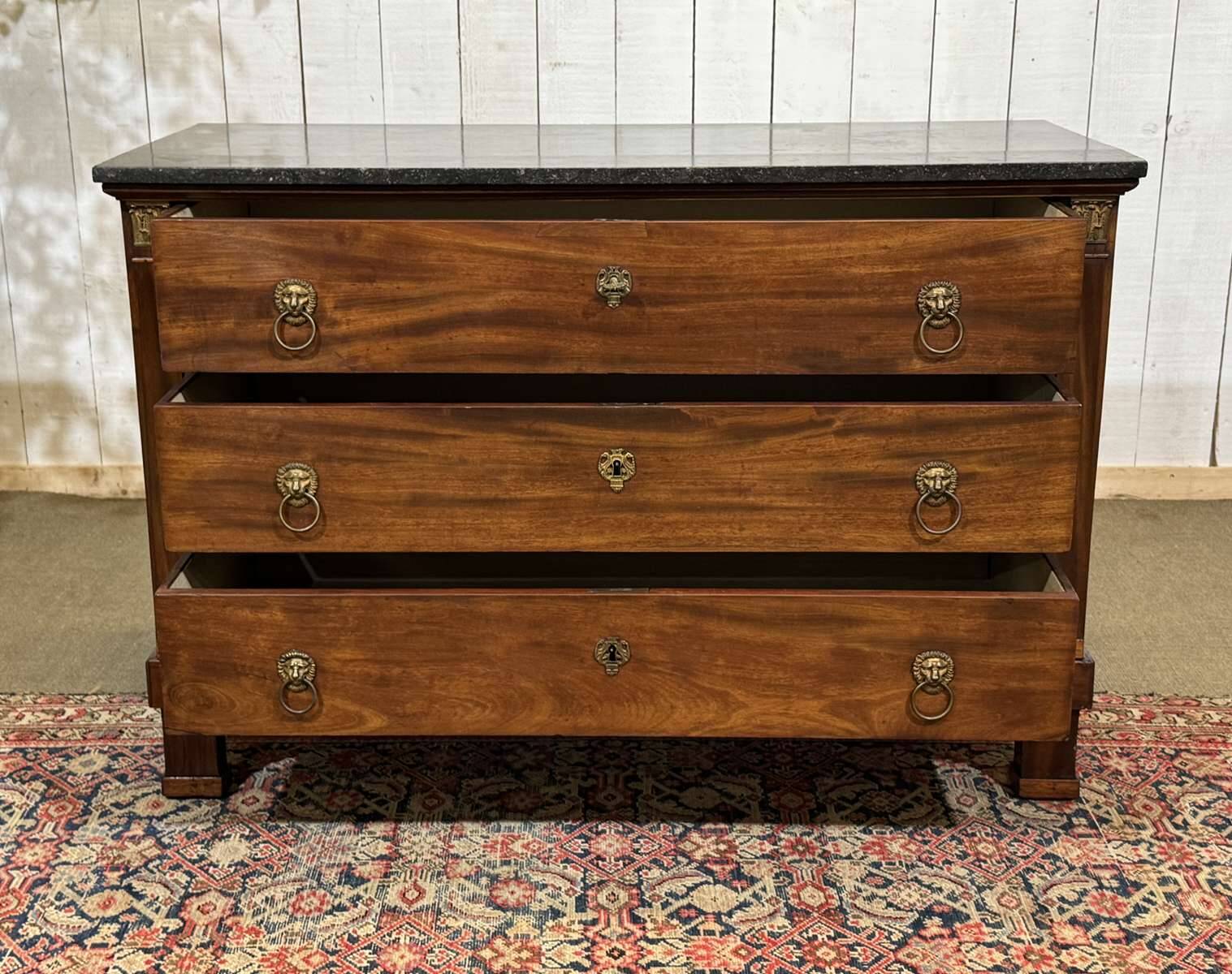 Commode Empire en acajou et dessus marbre XIXème