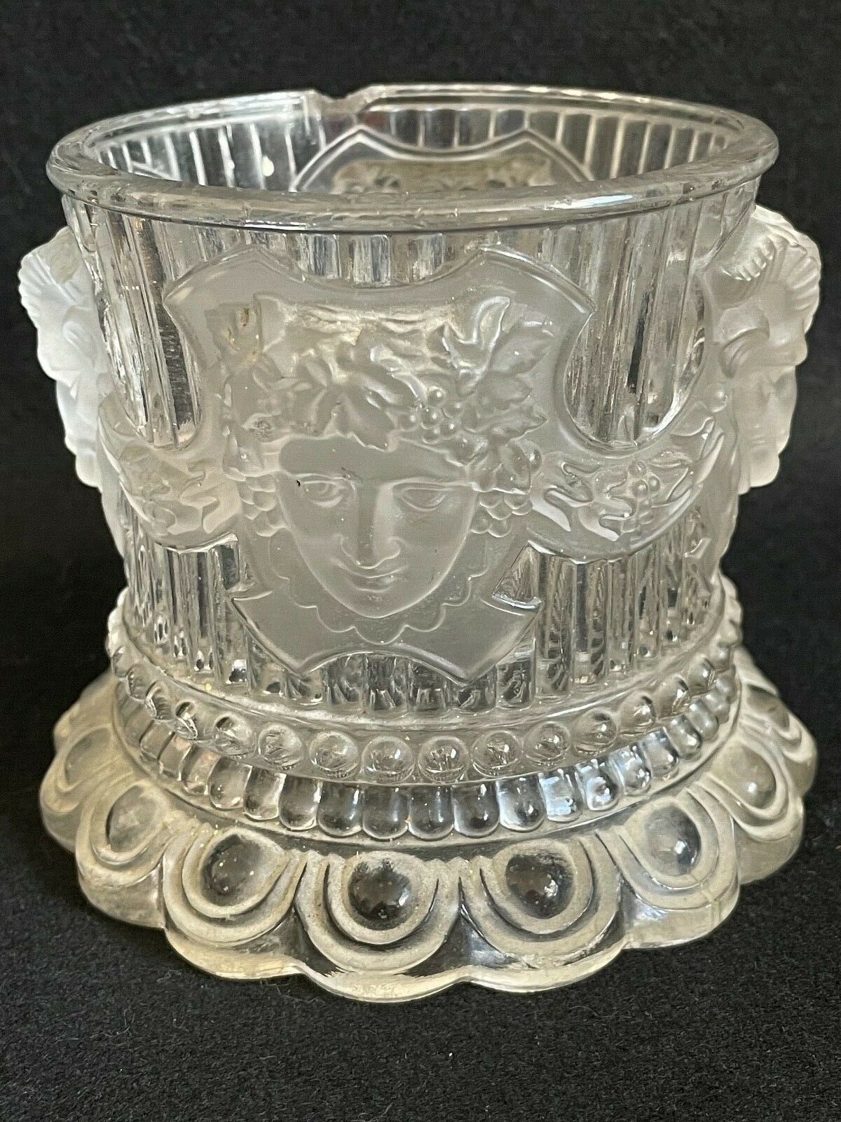Candy pot in molded crystal St Louis Bacchus
