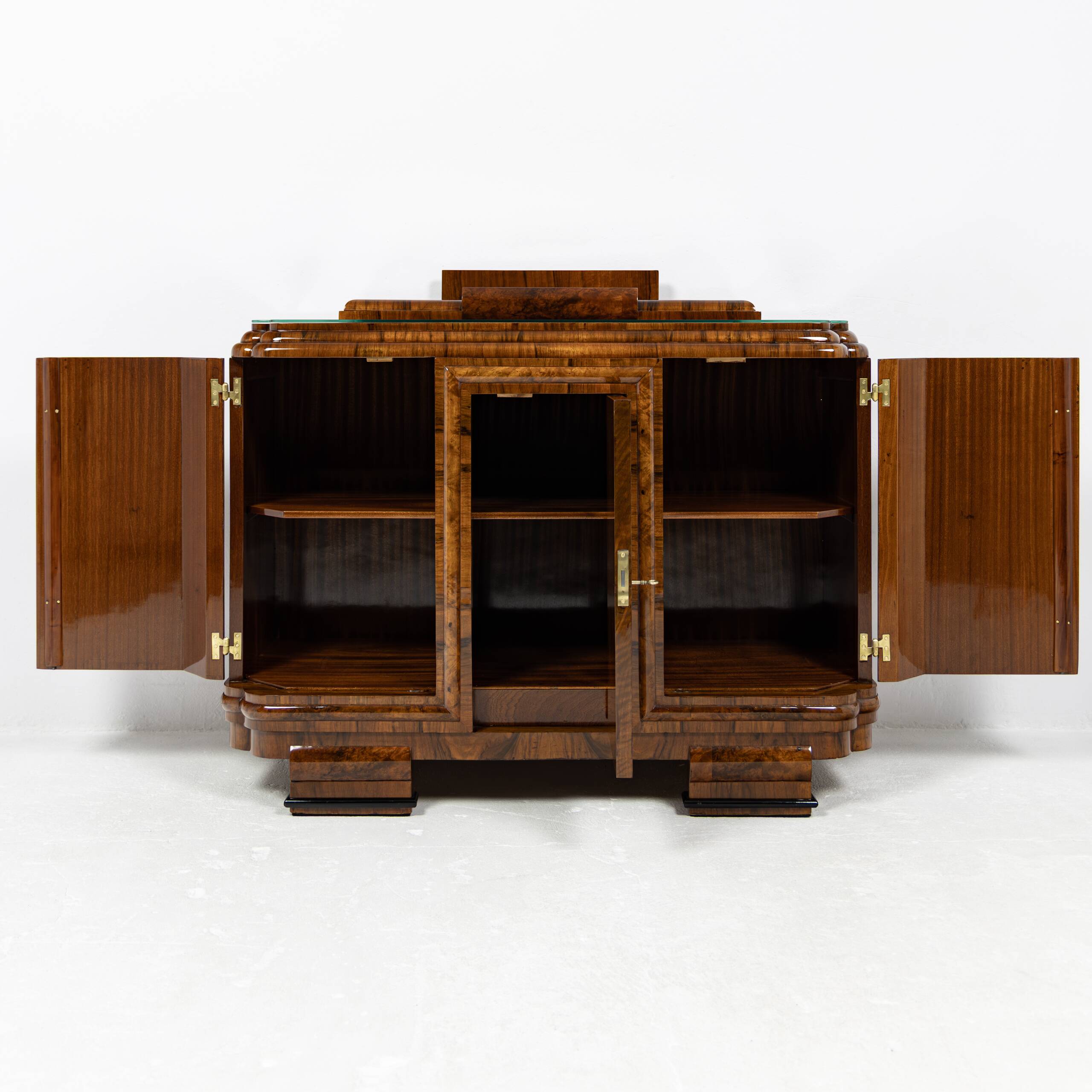 Buffet bas Art Déco en ronce de noyer - 1925-1939