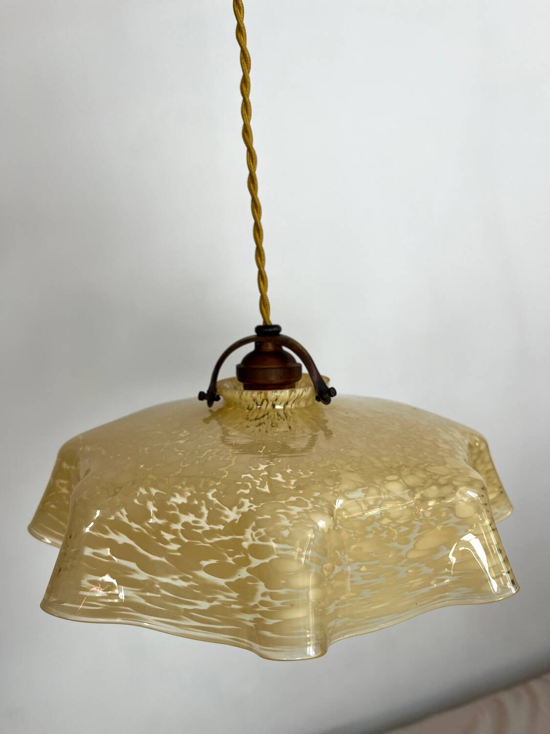Clichy yellow opaline pendant light