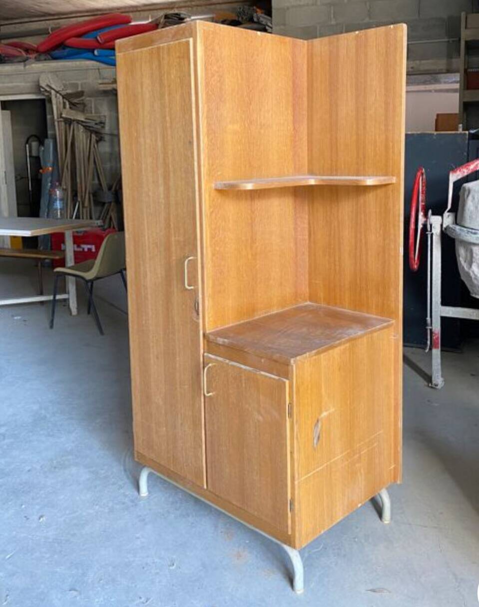 Vintage 50s design boarding school wardrobe