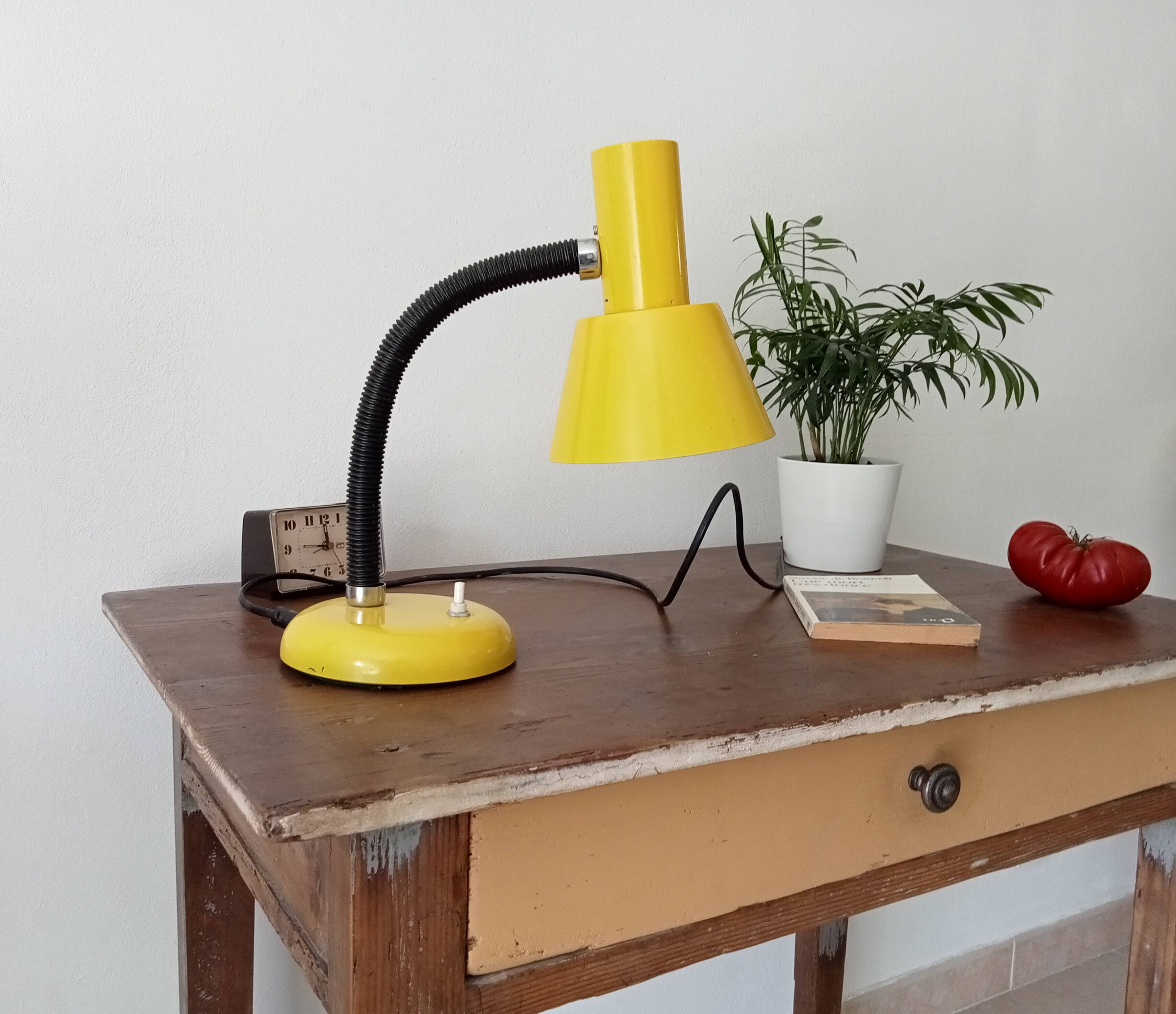 Vintage 1970s articulated desk lamp